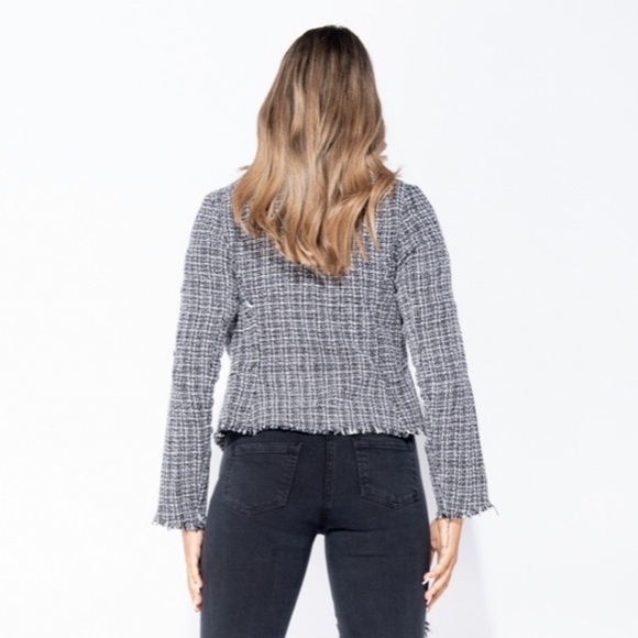 IT’S HERE!! 🛍 BLACK TWEED BLAZER - Picture 10 of 16